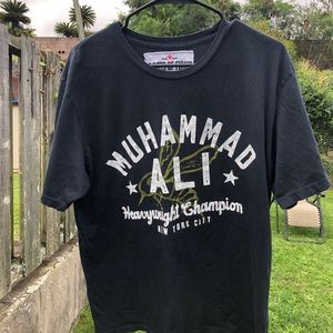 Roots of fight T-shirt